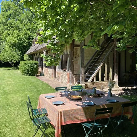 Chaumiere De Famille