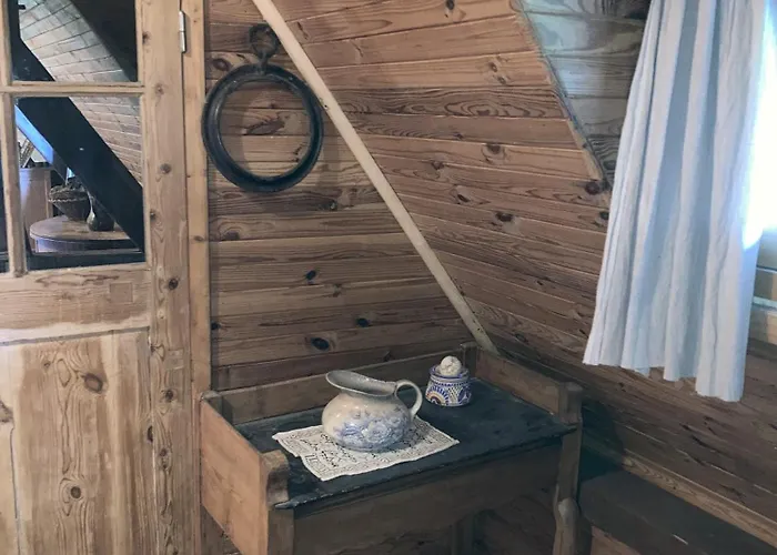 Chaumiere De Famille