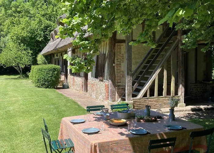 Chaumiere De Famille